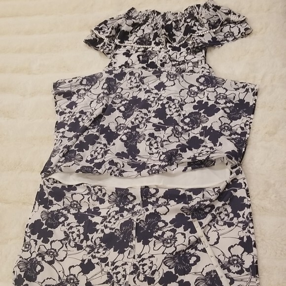 Chelsea28 summer off the shoulder ruffle maxi floral dress size 4 - Picture 16 of 16